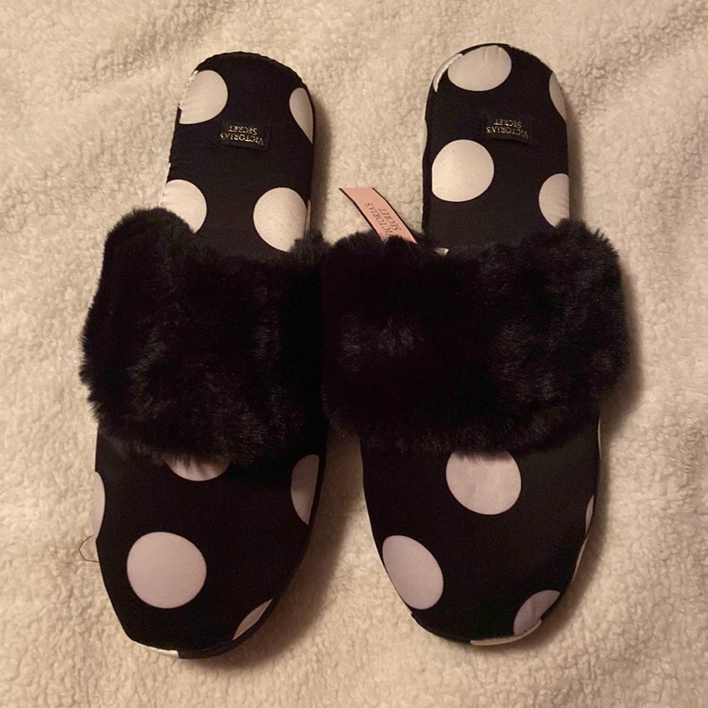 Victoria Secret Black & White Womens House Slippers- New With Tags - Size M